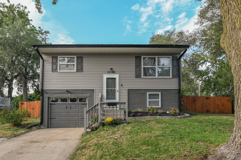 10818 Shoshone Dr